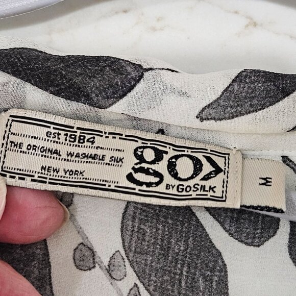 Go By Go Silk Blouse Size Small Black & White Silk Tie Neck Luxury Designer - Picture 10 of 10